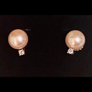 NEW 14kt White Gold Diamond and Pearl earrings